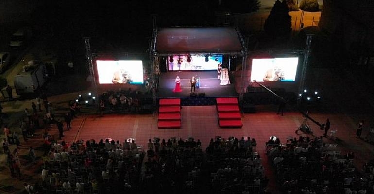 4. Uluslararası İzmir Film Festivali’nde Sinemanın yıldızlarına oy yağıyor