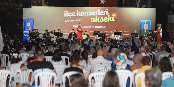 Antalya Büyükşehir’in ilçe konserleri coşkuyla devam ediyor