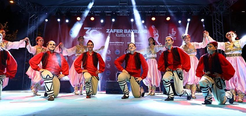 bagcilarda-zafer-bayraminin-100-yilina-yakisir-kutlama.jpg
