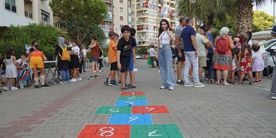 Bostanlı’da Yaşam Sokağa Taştı