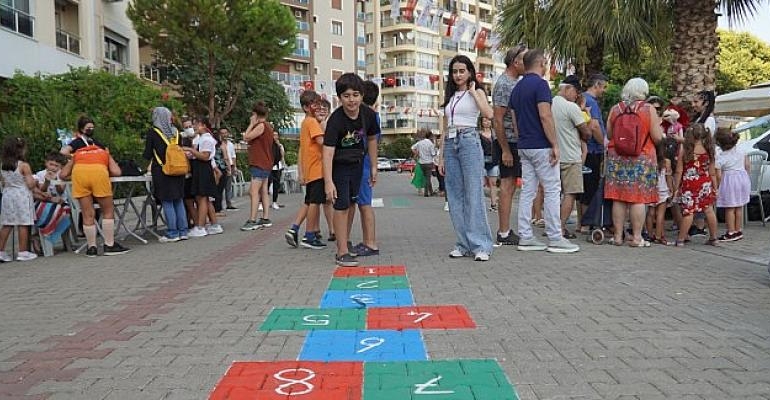 Bostanlı’da Yaşam Sokağa Taştı