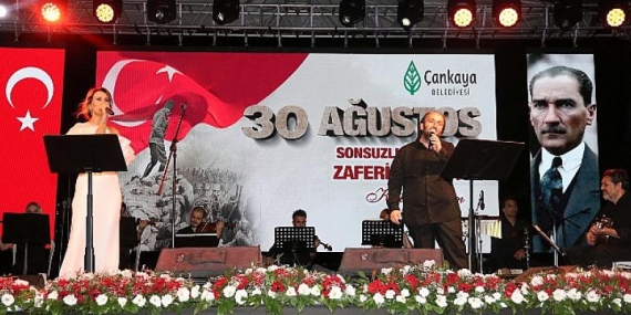 Büyük Zafer’in 100. Yılı Ferhat Livaneli ve Orkestrası’nın  Konseriyle Coşkuyla Kutlandı