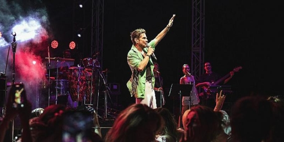 Caresse Bodrum’da Kenan Doğulu’dan   unutulmaz bir konser daha