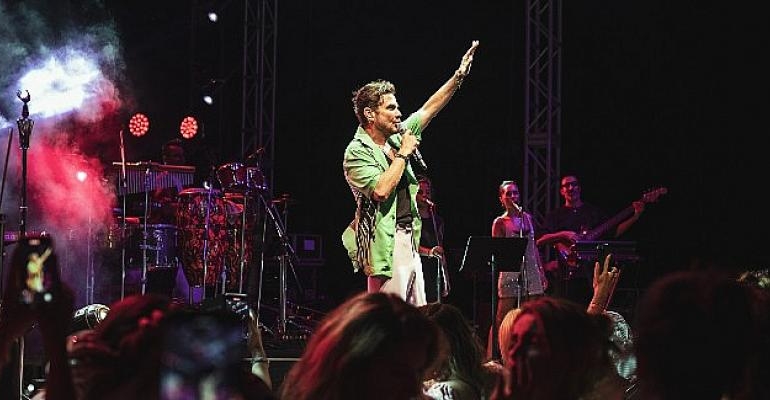 Caresse Bodrum’da Kenan Doğulu’dan   unutulmaz bir konser daha