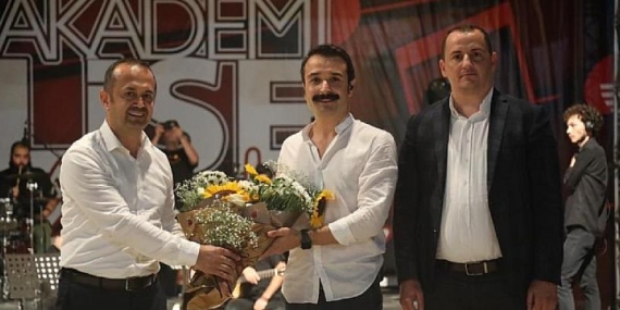 Darıca Sahili Eser Eyüboğlu ile şenlendi