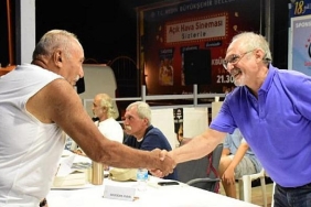 didim-belediyesi-tarafindan-duzenlenen-18-altinkum-yazarlar-festivalinde-usta-yazarlar-kitapseverler-ile-bulusmaya-devam-ediyor.jpg