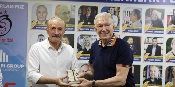 Duayen Gazeteci Uğur Dündar, Altınkum Yazarlar Festivali’ne Katıldı