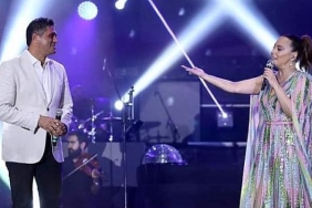 ebru-gundesle-aliagada-50-bin-kisilik-muhtesem-konser.jpg