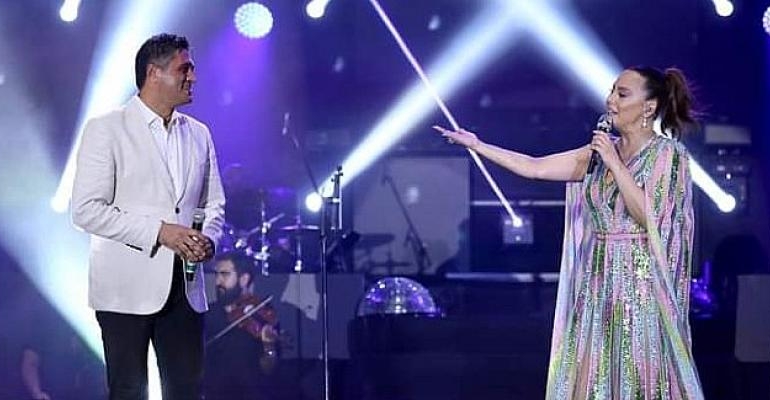 Ebru Gündeş’le Aliağa’da 50 Bin Kişilik Muhteşem Konser