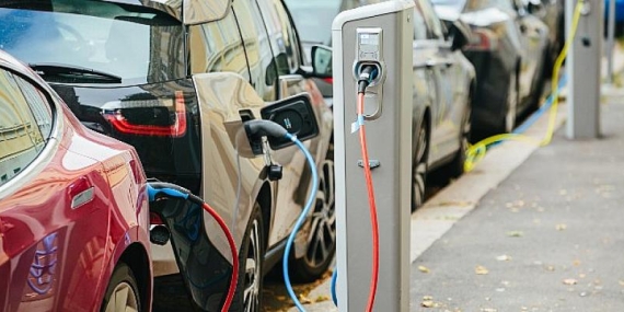 Elektrikli ve Hibrid Otomobillere İlgi Artıyor