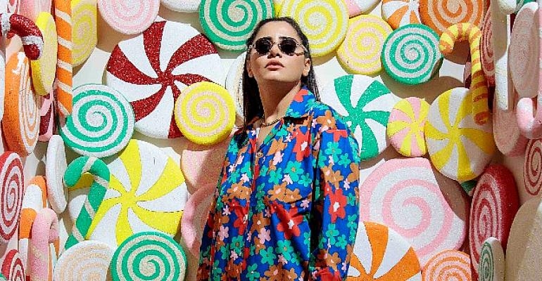 ”Elif Akbaş” yeni şarkısı ile döndü!