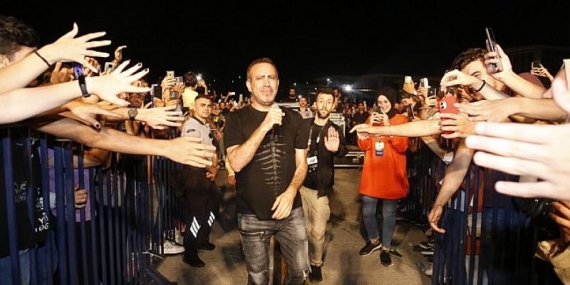 Gebze’de Haluk Levent  rüzgarı esti