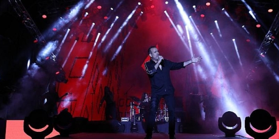 Haluk Levent’e 65 Bin Seyirci Eşlik Etti