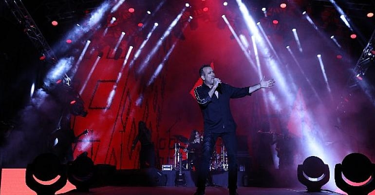 Haluk Levent’e 65 Bin Seyirci Eşlik Etti