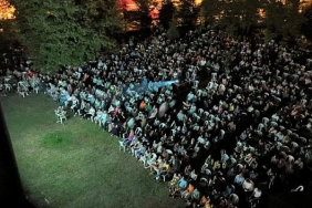 iyi-ki-varsin-eren-filmi-golcukte-1200-seyirci-ile-rekor-kirdi.jpg