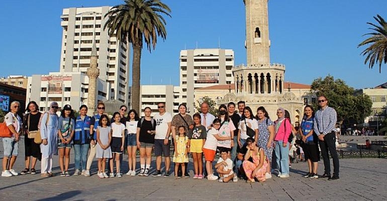 İzmir Büyükşehir Belediyesi şehit ve gazi çocuklarını sinemayla buluşturdu