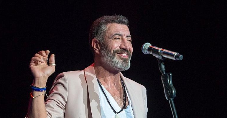 Jolly Joker Harbiye Yaz Konserlerinde Sahne Hakan Altun’undu