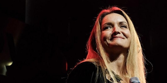 Jülide Özçelik, Yapı Kredi bomontiada “World Akustik”sahnesinde