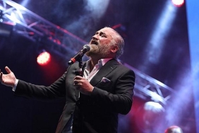 kuzeyin-oglu-volkan-konak-istanbul-festivalinde-muzikseverler-ile-bulustu.jpg