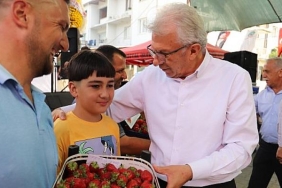 ovacik-yaylasi-cilek-ve-barbunya-festivali-ile-senlendi.jpg