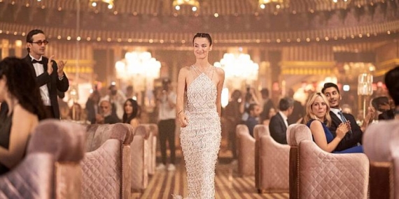 Pınar Deniz ve Uraz Kaygılaroğlu’nu Bir Araya Getiren Disney+’in Yeni Orijinal Dizisinin Setinden İlk Kareler Paylaşıldı