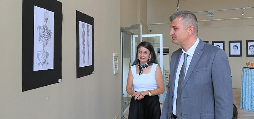 resim-tutkusu-golcuk-belediyesinin-destegiyle-sergiye-donustu.jpg
