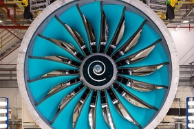 rolls-royce-surdurulebilir-hava-yolculugunu-desteklemek-uzere-tasarlanan-ultrafanin-yapim-asamasinda-sona-yaklasti.jpg