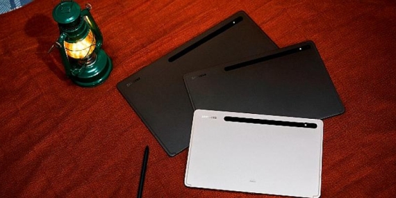 Samsung’un en geniş ekrana sahip Galaxy Tab S8 serisiyle uzaktan çalışmak daha rahat!