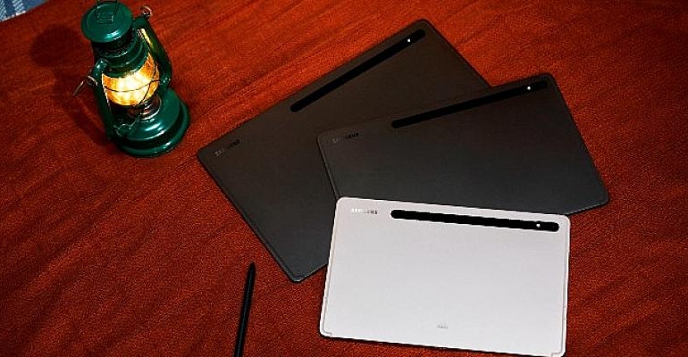 Samsung’un en geniş ekrana sahip Galaxy Tab S8 serisiyle uzaktan çalışmak daha rahat!