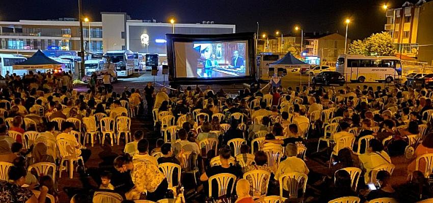 saray-belediyesinden-acik-havada-sinema-keyfi.jpg