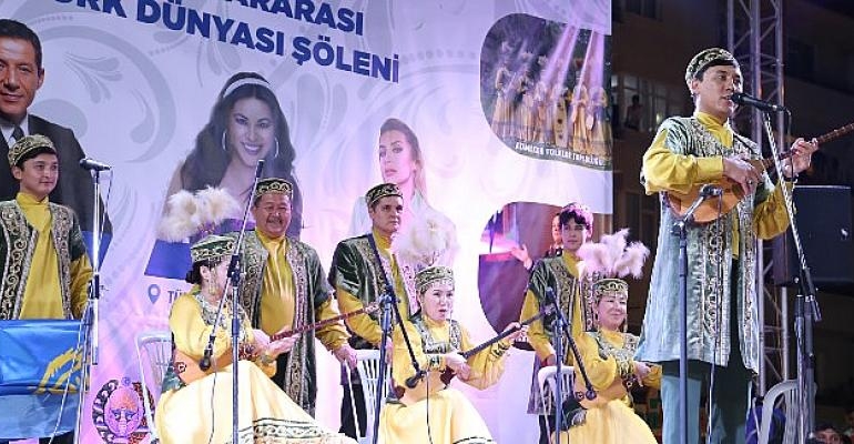 Türkçe Aşkı Vatan Aşkı Yürüyüşü Yoğun Katılımla Gerçekleşti
