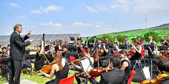 Türkiye Gençlik Filarmoni Orkestrası, Enerjisa Üretim’in rüzgar enerjisi santralinde özel konser verdi