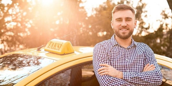 Uber, en iyi taksi sürücü ortaklarını desteklemek için ödül ve ayrıcalıklar programı UberPro’yu başlattı