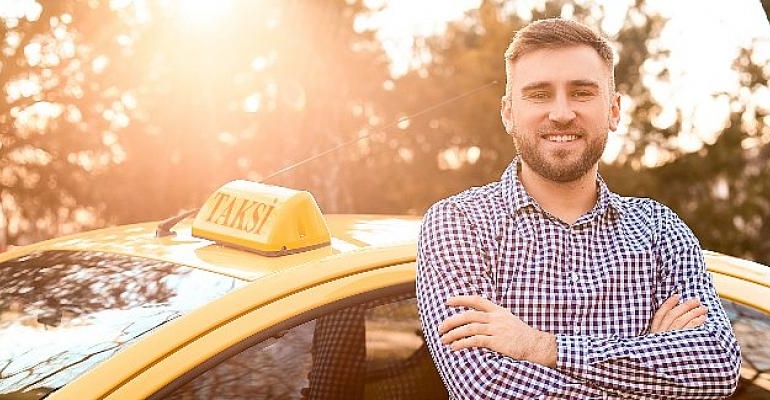 Uber, en iyi taksi sürücü ortaklarını desteklemek için ödül ve ayrıcalıklar programı UberPro’yu başlattı