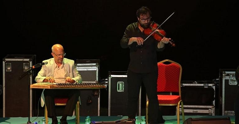 Üstad Göksel Baktagir ile müzik şöleni Darıca Millet Bahçesi’nde yaşandı