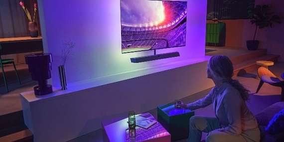 Yeni tasarım Philips OLED+937, OLED907 ve PML9507 model televizyonlar, rengarenk ev sineması deneyimi yaşatıyor