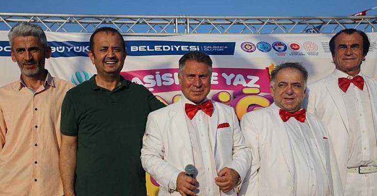 Yeşilçam Vokal Grubu, Başiskele’de 70’ler ruhunu tekrar yaşattı