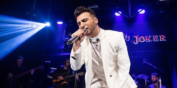 Yıldız Tilbe’den Emre Kaya’ya; Yorumcu Emre Kaya ise Helal Olsun