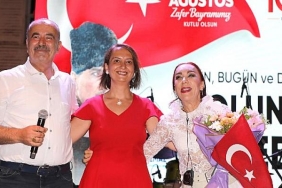 zafer-bayrami-kutlamalari-mudanyada-bir-baska-guzel.jpg