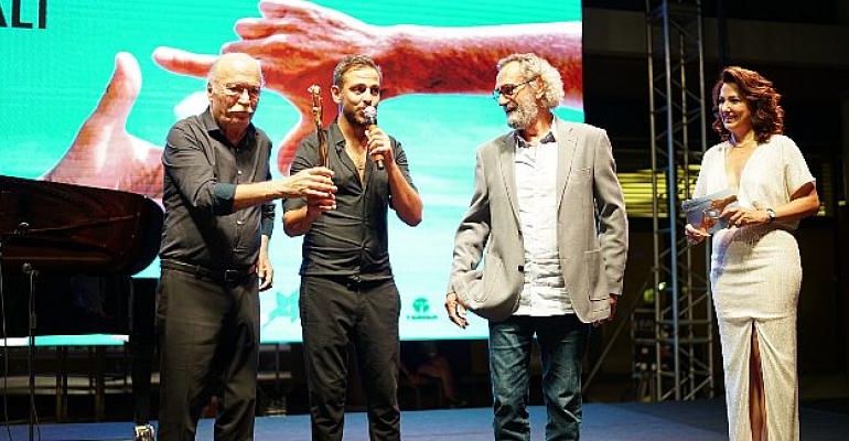 Altın Koza’da Onur Ödülleri Hale Soygazi ve Müjdat Gezen’e Verildi