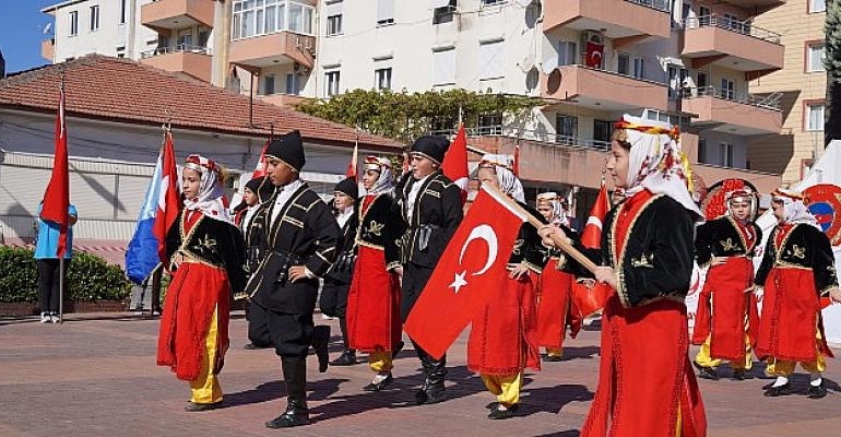 Altınova’da düşman işgalinden kurtuluşun 100. yıl coşkusu yaşandı.