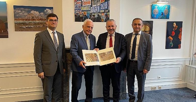 Amsterdam’da Türkiye’nin Tarihî ve Kültürel Dokusu Sergilendi