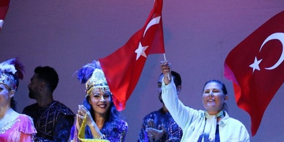 Anadolu Ateşi Aydın Büyükşehir Belediyesi’nin Düzenlediği Kurtuluş Etkinliğinde Muhteşem Bir Gösteriye İmza Attı