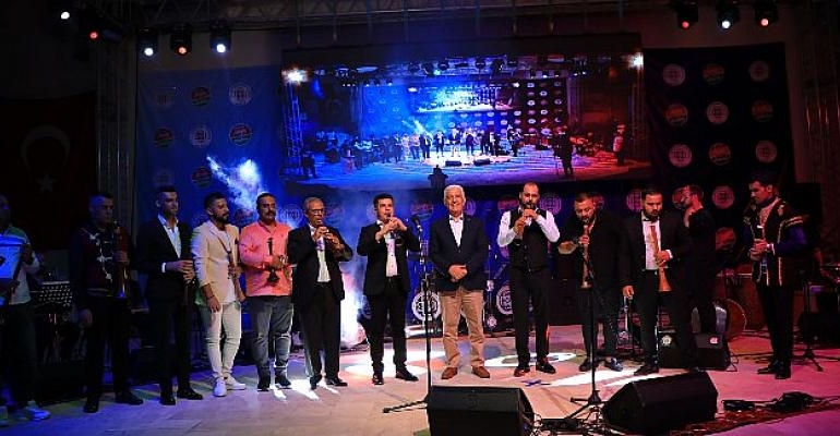Başkan Gürün; Festivallerin Yasaklanmadığı, Gençlerin Endişe Duymadığı Yarınlar İçin Çalışıyoruz