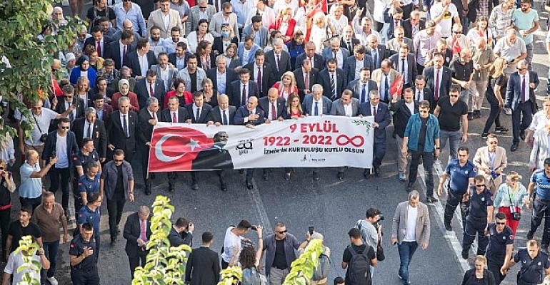 Basmane’den Cumhuriyet Meydanı’na zafer yürüyüşü