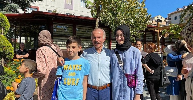 Bayrampaşa aynı anda kitap okudu