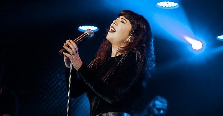 Cuma İş Çıkışı Konserleri Özge Fışkın ile Başlıyor