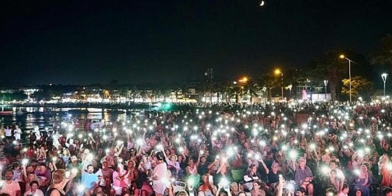 Didim’de 27. Barış Şenlikleri’ne Binlerce Vatandaş Katıldı