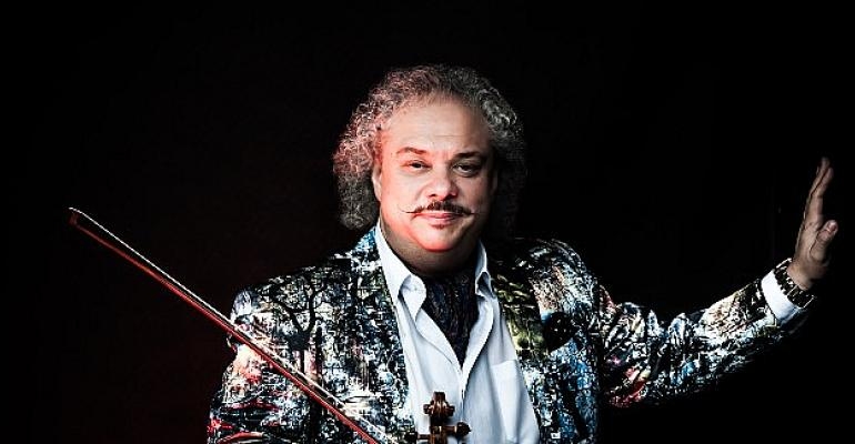 Dünyaca ünlü keman virtüözü Roby Lakatos, Tekfen Filarmoni ile Türkiye’de