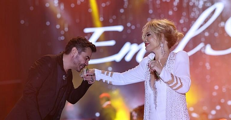 Emel Sayın ve Kenan Doğulu’dan unutulmaz müzik şöleni